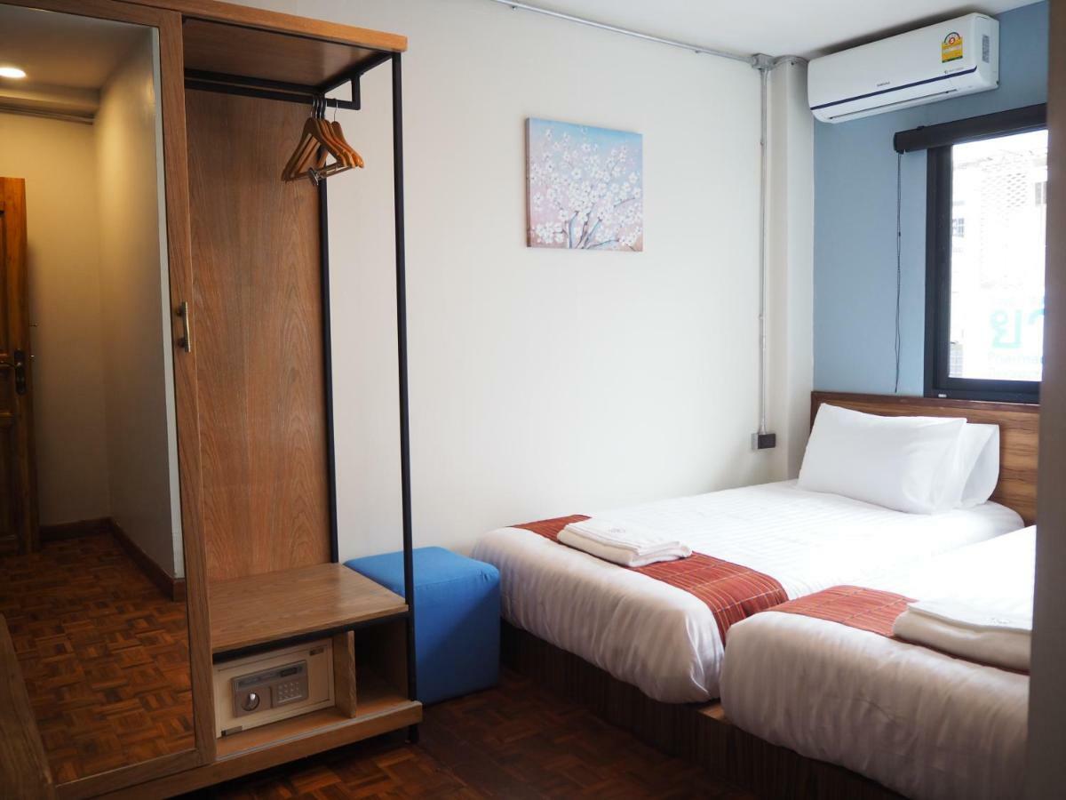 Boonnark Bed Night Bazaar No Car Parking Apartment Chiang Mai Bagian luar foto