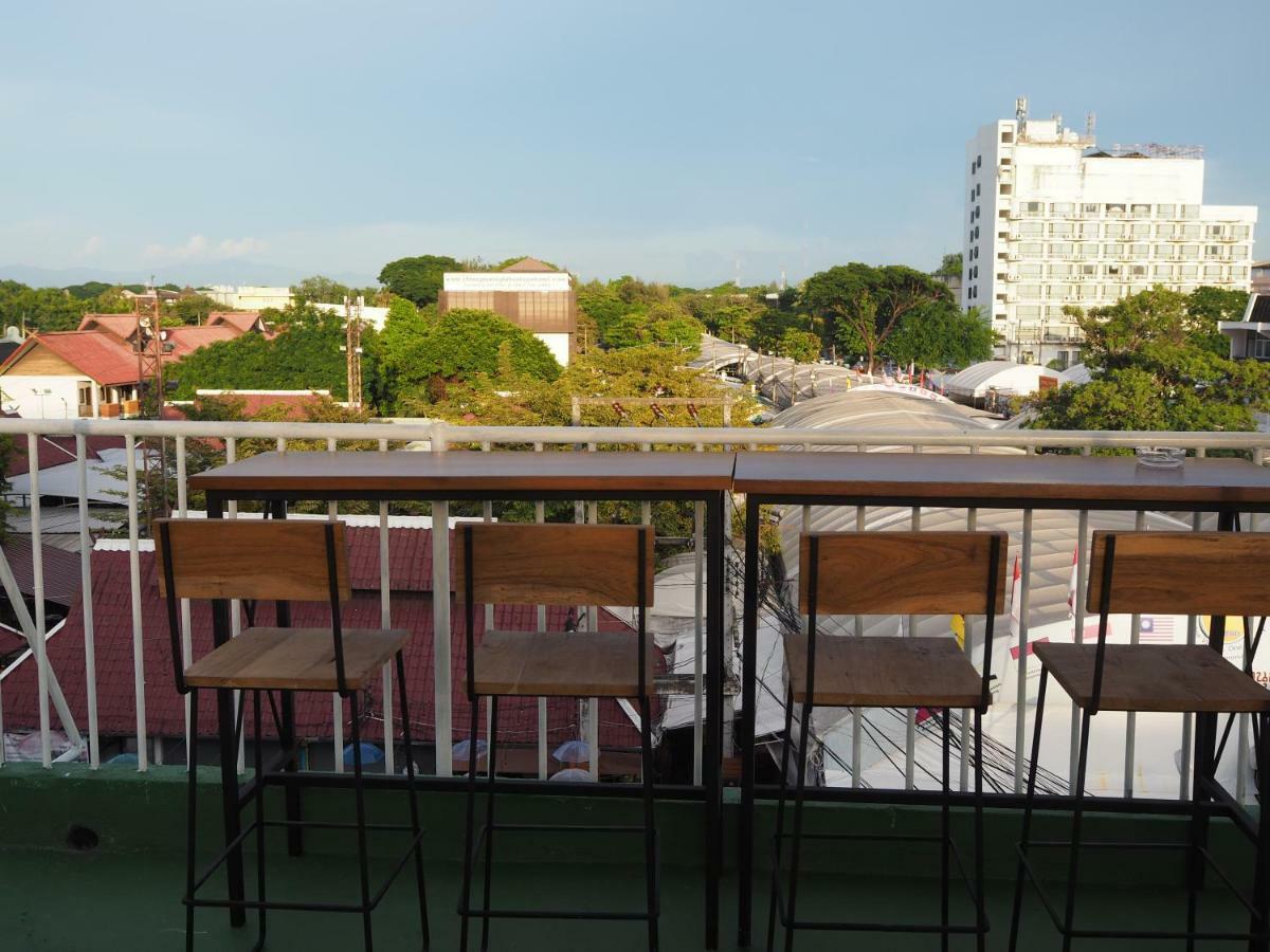 Boonnark Bed Night Bazaar No Car Parking Apartment Chiang Mai Bagian luar foto